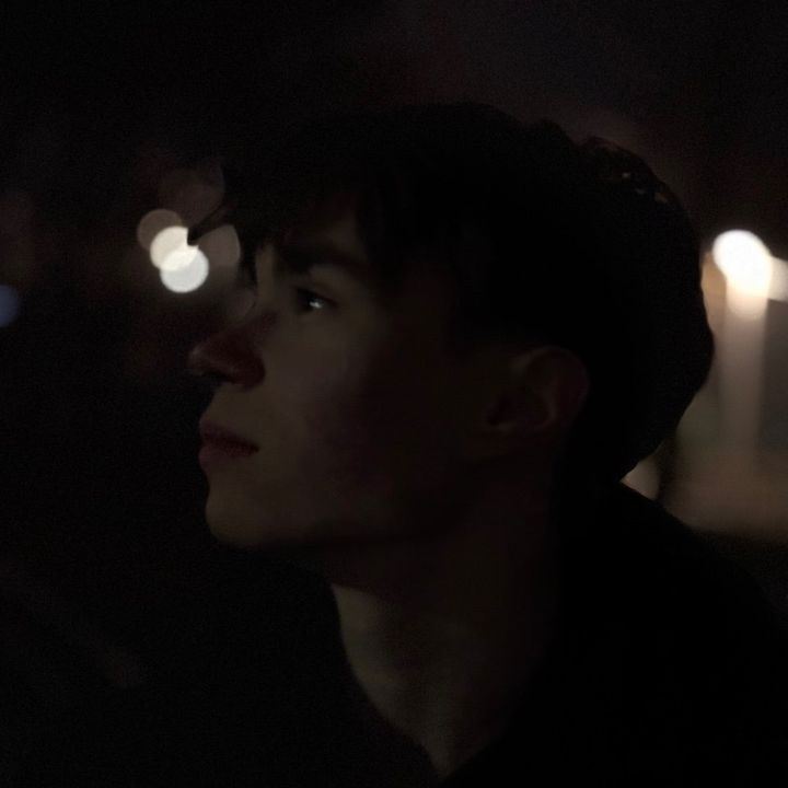 Аватар @sneezyy696
